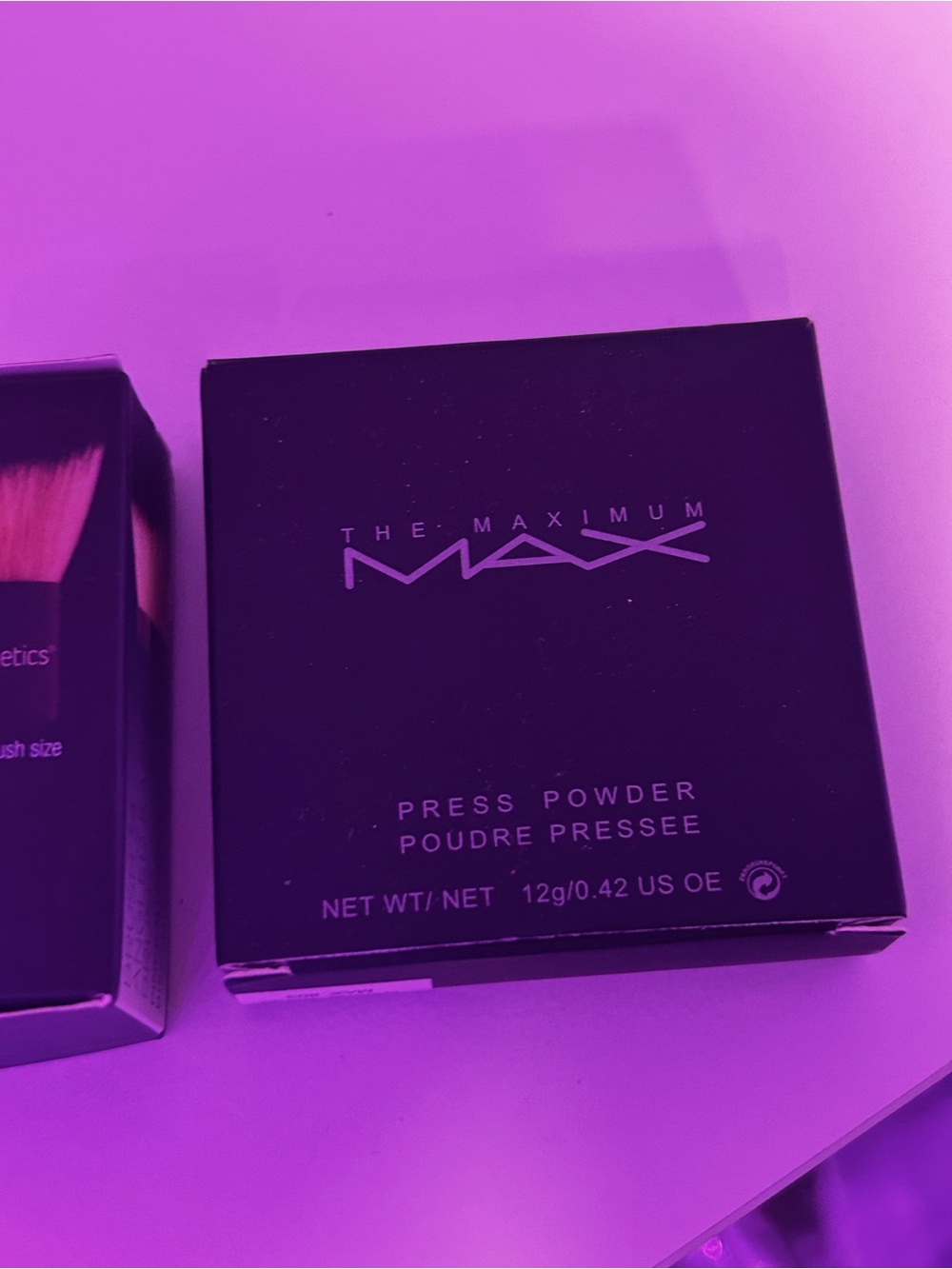 Max Studio Pressed Powder - - Picture 3 of 6
